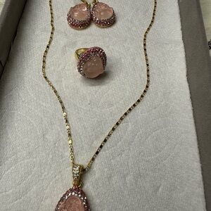 Elegant Pink jade Buddhas Carved with gold and Gold Jewelry Set